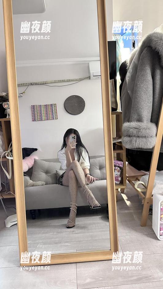 玫桃泡芙 微密圈 - 一件体操服,玫桃泡芙私拍里的柔软与力量,你能看出她的意图吗?