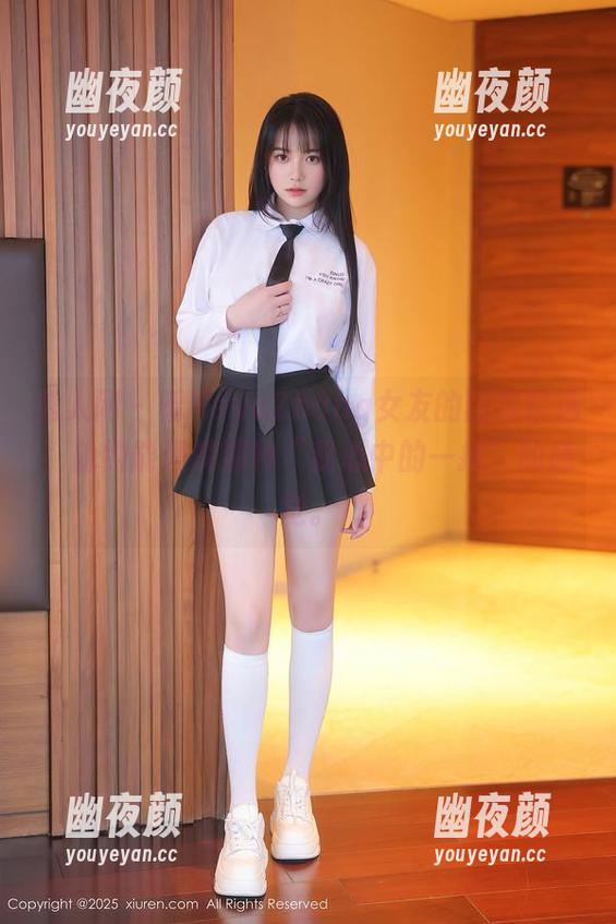 秀人网 - 看HeyuZhang女友的图库精选，隐约能理解那种“我心中的一抹”的感觉。