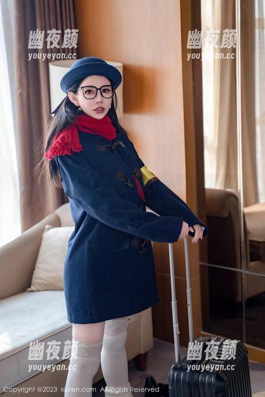 秀人网 - 比基尼野玫瑰：MODEL伊若的写真集，下载开启求生模式！