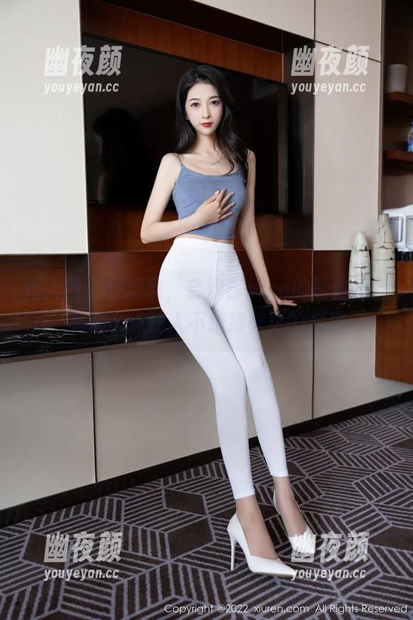 秀人网-奈汐酱nice 秀人网 - 仔细瞧,奈汐酱nice的瑜伽原图,有那么点让人不想换壁纸的意思。