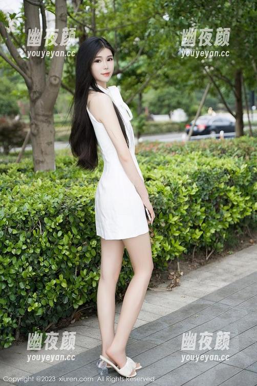 秀人网 - 一套李丽莎的温柔图，果然是那种禁不起太多直视的诱惑。