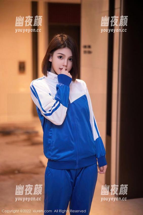 秀人网 - 王心怡的校服写真，一张免费，不仅暖了我的眼，更暖了我的宅心！