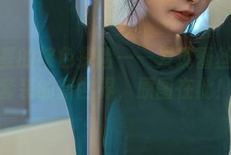 秋和柯基的裸色探险——发现蕾丝吊袜带套装的新世界,原图在此!