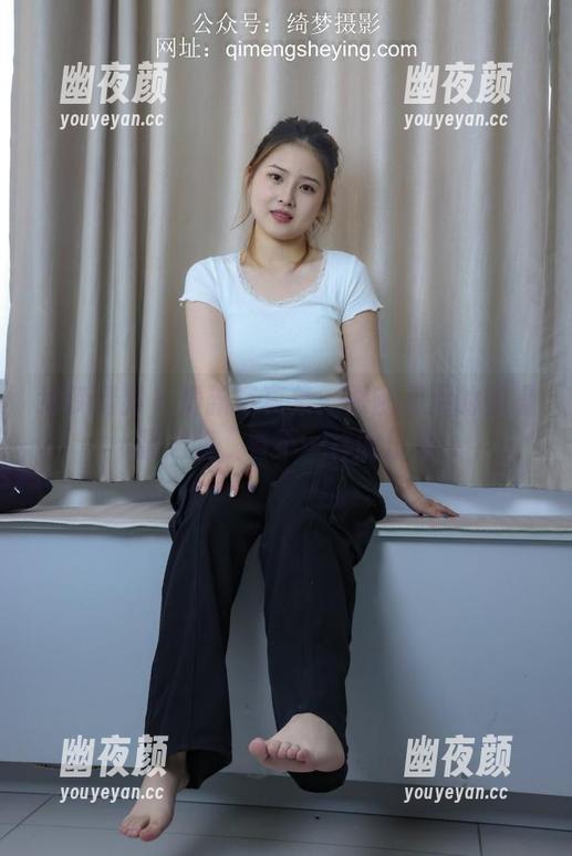 绮梦摄影-月月 绮梦摄影 - 最新写真集:跟随月月的体操服之旅,看不一样的日常