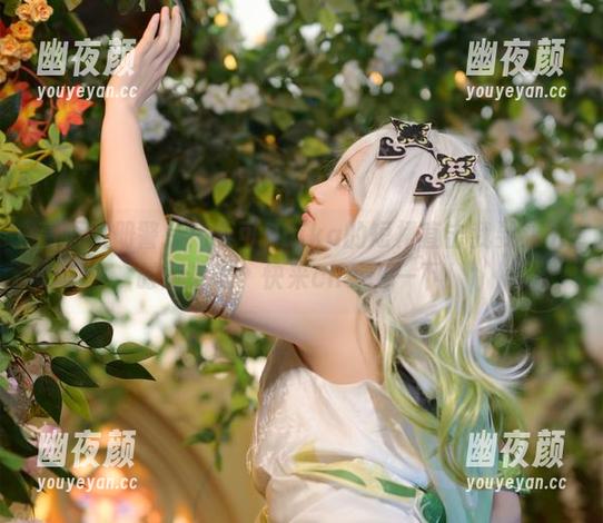莱可Raika 高清图册警报!莱可Raika的短裙直击我要买的时尚数据,快来check一下!