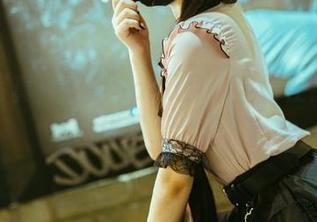 夏天写真:落落Raku教你如何在热浪中保持优雅……或许?