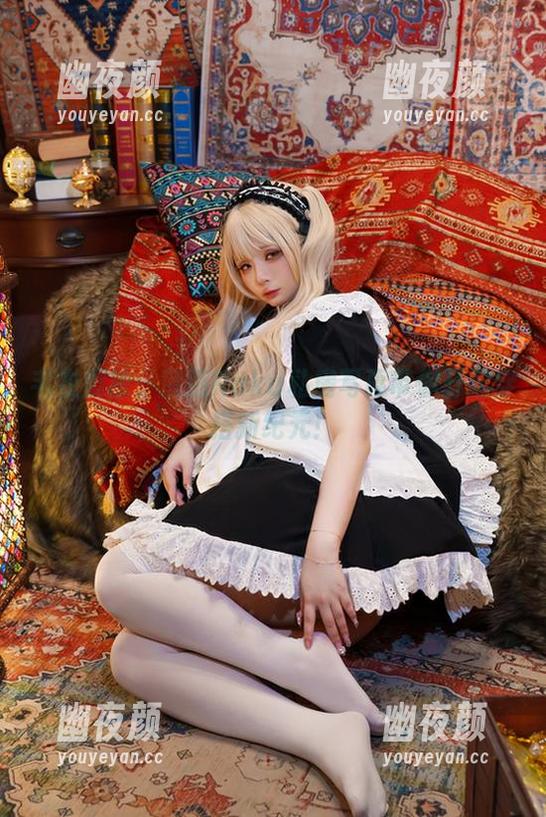 落落Raku 毛衣魔法:落落Raku私房写真带你开启穿搭新纪元!