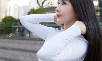 蜜桃社 – 我说吴凯莉Kelly的灰丝写真,不用壁纸当背景,她就够好看了!