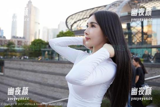 蜜桃社-吴凯莉Kelly 蜜桃社 - 我说吴凯莉Kelly的灰丝写真,不用壁纸当背景,她就够好看了!