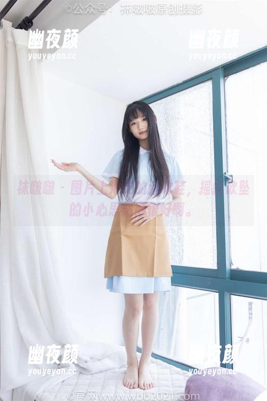 袜啵啵-泡芙 袜啵啵 - 图片上泡芙的运动鞋,摇摇欲坠的小心思藏得很好啊。