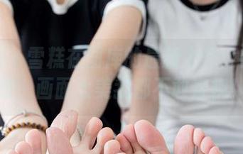 袜啵啵 – 雪糕在图库的最新力作:网袜上线,画面太美我都不敢直视!