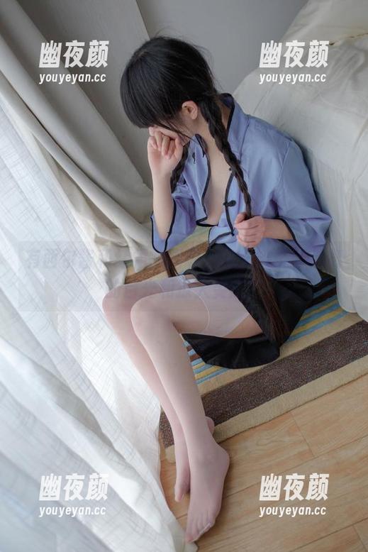 西尔酱 有西尔酱和红裙的图册,怎么能少了迷离的目光和撩人姿态?