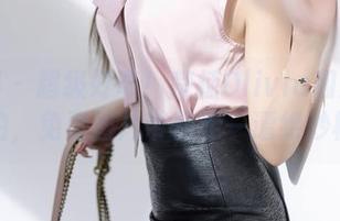 语画界 – 超级好奇!楚恬Olivia和她的校服合拍,免费图片带你走一遭绝妙校园风