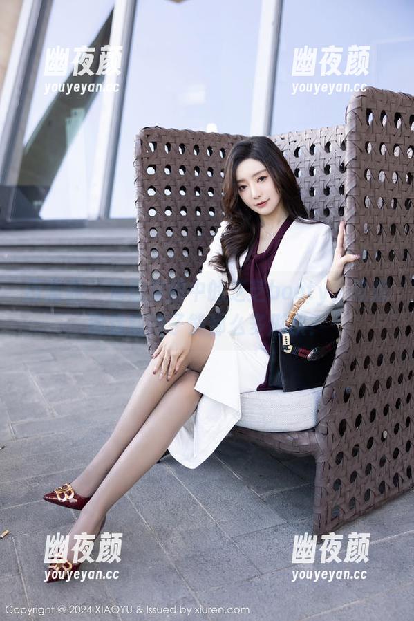 语画界-芝芝booty 语画界 - 海边套图中的芝芝booty,没想到这些沙子能那么多形状?