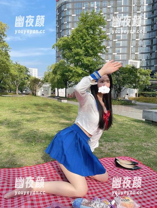 软妹小九九 微密圈 - 制服写真更新:软妹小九九继续为大家展开想象,纯粹是为了好奇!