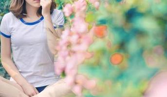 青豆客 – 翘腿、逆撑、各种姿态,Akiki朱若慕不仅颜值在线,还值得你下载这些瑜伽美图。