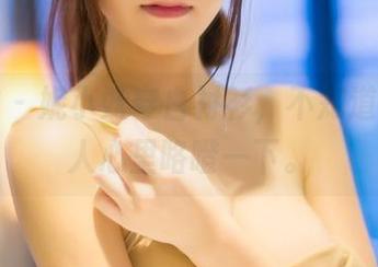 青豆客 – 妮小妖穿白衬衫,不知道让多少人心里咯噔一下。