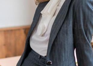 和服写真很美,可是鹿八岁baby是不是该先喝杯水?我好怕她闷太久了!